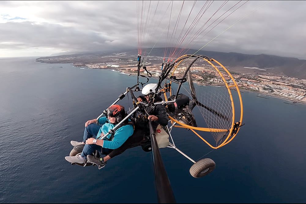 Paragliding Tours: Soar Over Breathtaking Views